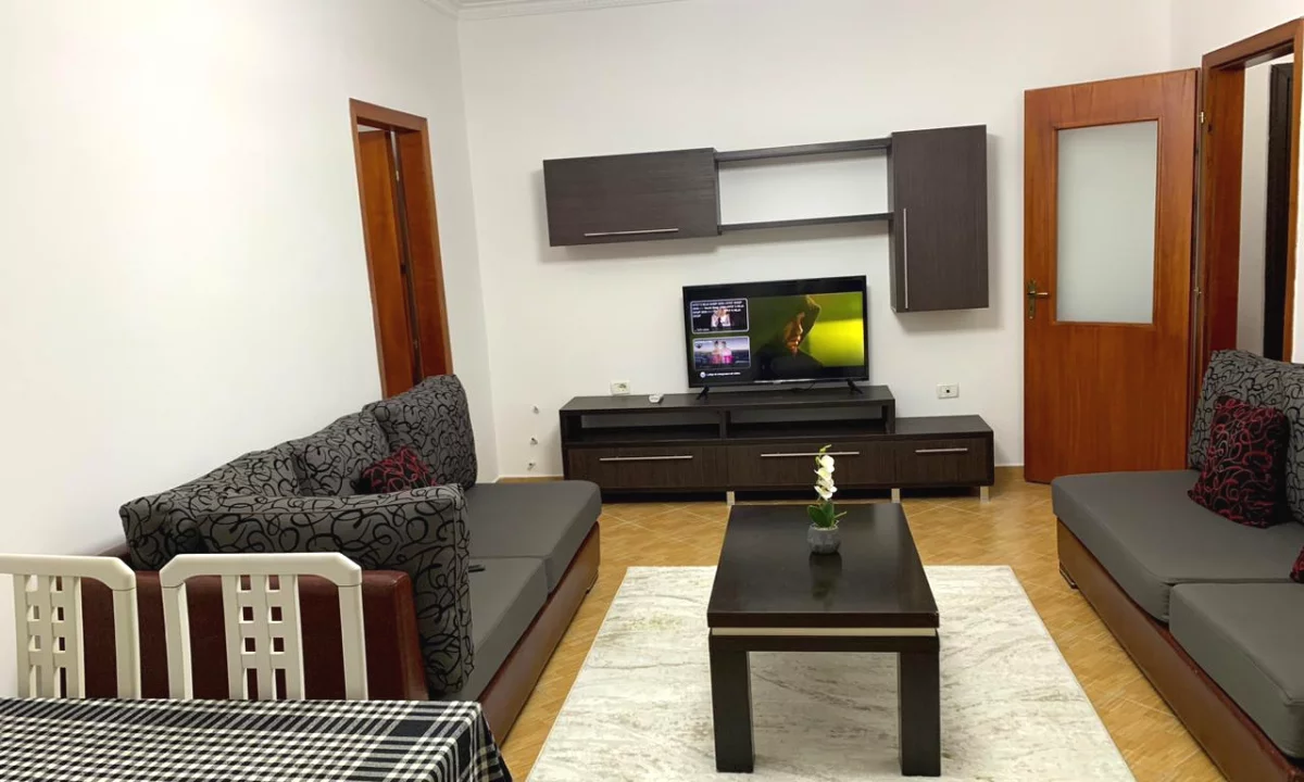 Shtepi me qera Apartament ne Tirane, 2+1, Mobilimi E mobiluar, Pagesa 450  Euro.