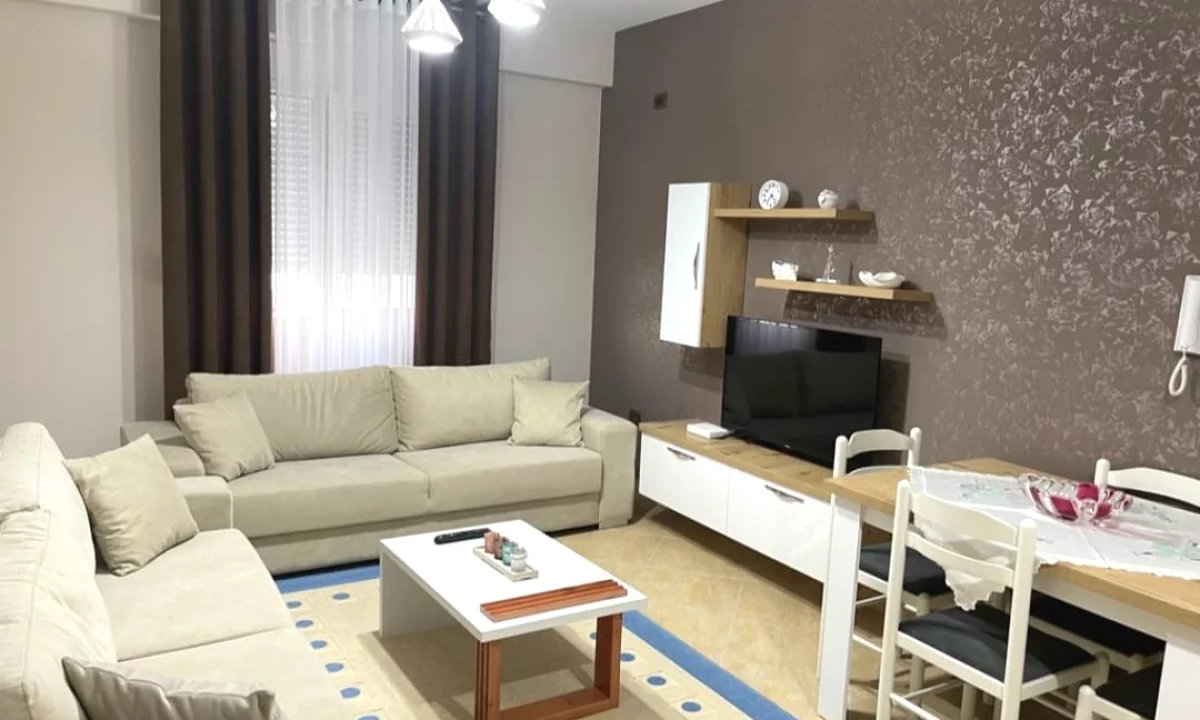 Shtepi ne shitje Apartament ne Vlore, 1+1, Mobilimi E mobiluar, Pagesa 195,000  Euro.