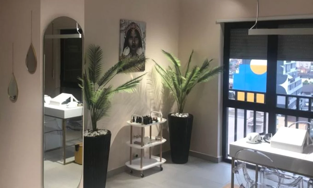 Appartamento in vendita a Tirana 3+1, SemiArredato