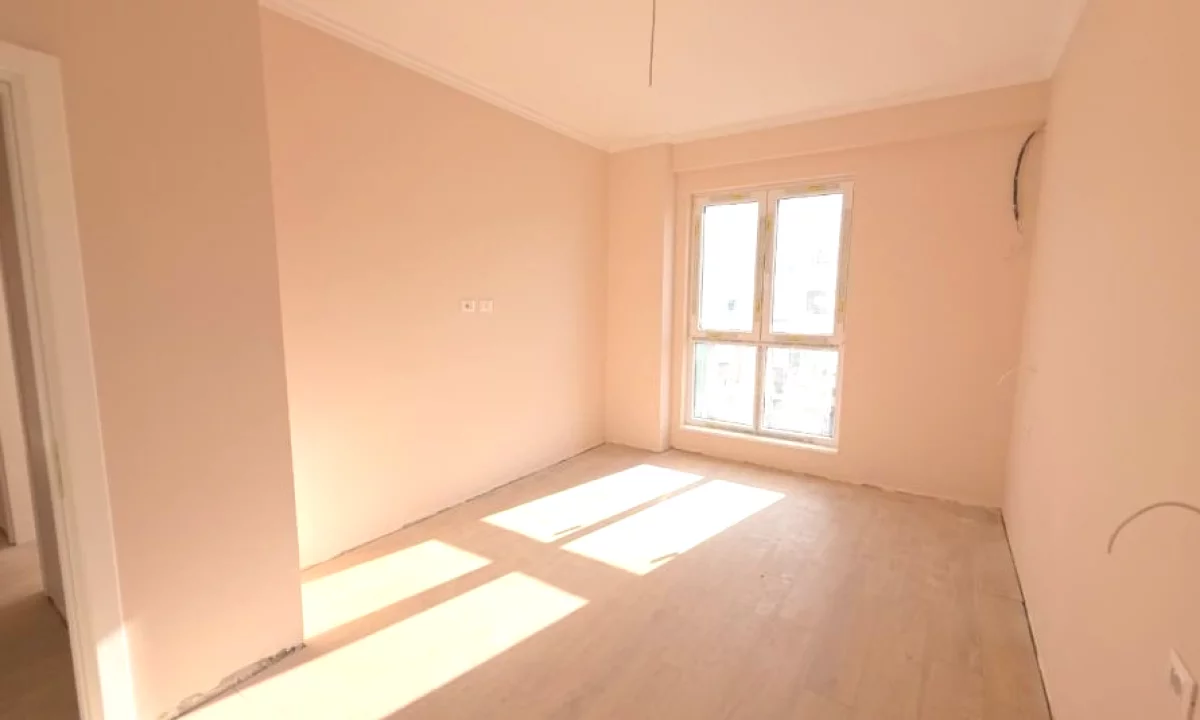Jepet me qera apartament 2+1+2+ Post Parkimi per zyre , ambient biznesi , tek Komuna e Parisit prane