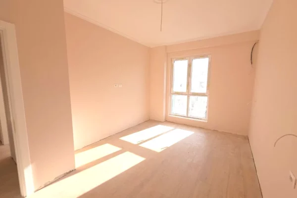 Jepet me qera apartament 2+1+2+ Post Parkimi per zyre , ambient biznesi , tek Komuna e Parisit prane