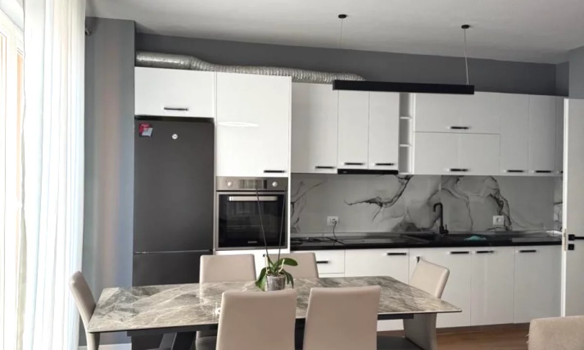 Shtepi me qera Apartament ne Tirane, 2+1, Mobilimi E mobiluar, Pagesa 750  Euro.