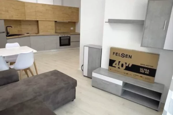 Shtepi me qera 2+1 ne Tirane - 570 Euro