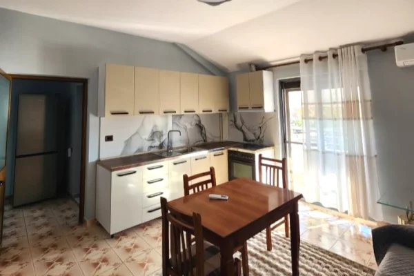 Shtepi me qera 2+1 ne Tirane - 450 Euro