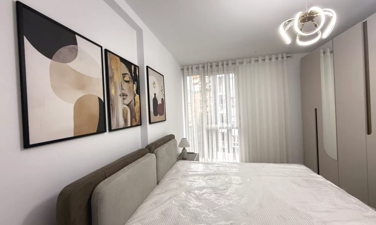 Shtepi me qera Apartament ne Tirane, 2+1, Mobilimi E mobiluar, Pagesa 1,000  Euro.