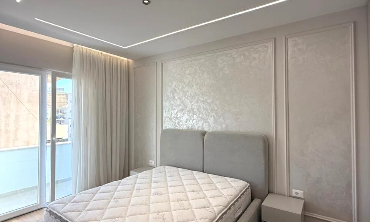 Appartamento in vendita a Tirana 1+1, Arredato