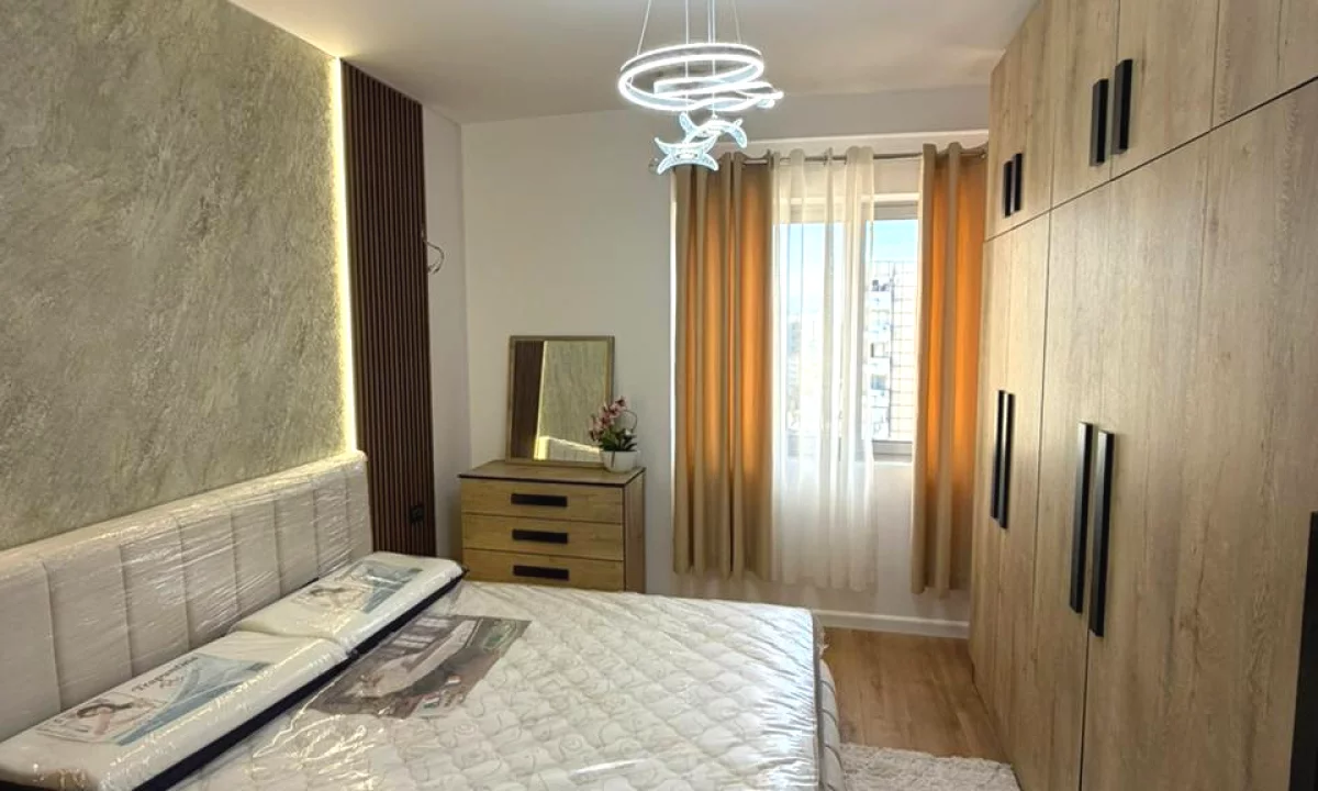 Appartamento in vendita a Tirana 2+1, Arredato