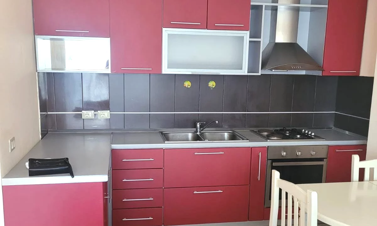 Shtepi ne shitje Apartament ne Tirane, 1+1, Mobilimi E mobiluar, Pagesa 162,000  Euro.