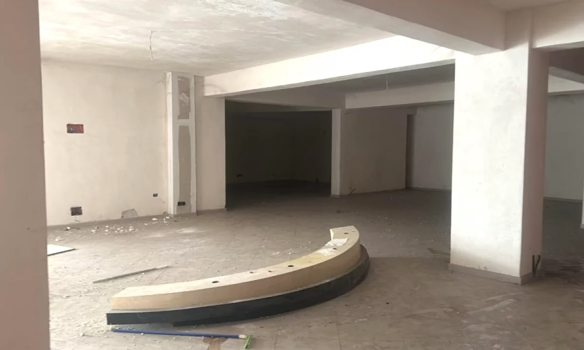 Shitet ambient biznesi tek Fresku , prane Gega Oil , Linze , Dajt , Shkoze .