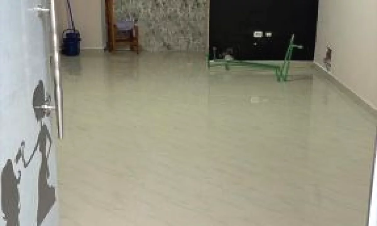 Jepet me qira ambient biznesi, tek Rruga e Deshmoret, Yzberisht, perballe Fitness Unik , Astir .