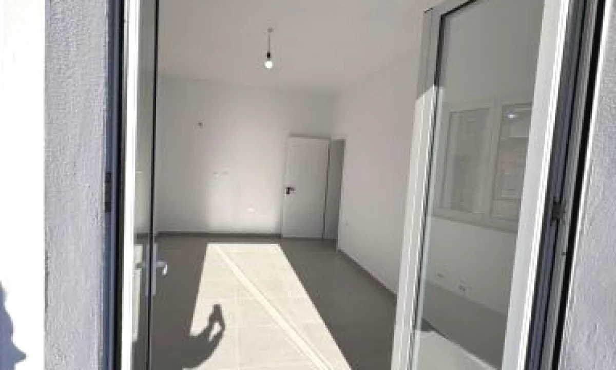 Apartment for rent in Tirana 2+1, Emty
