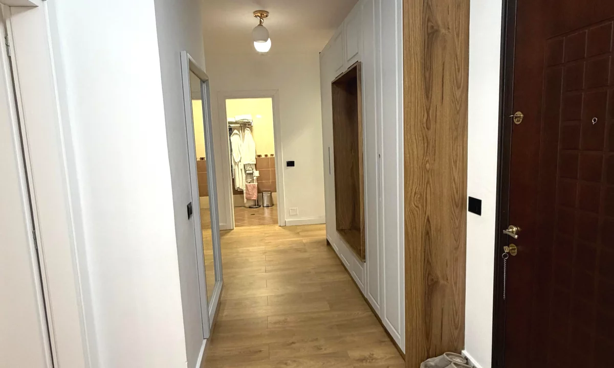 Appartamento in vendita a Tirana 3+1, Arredato