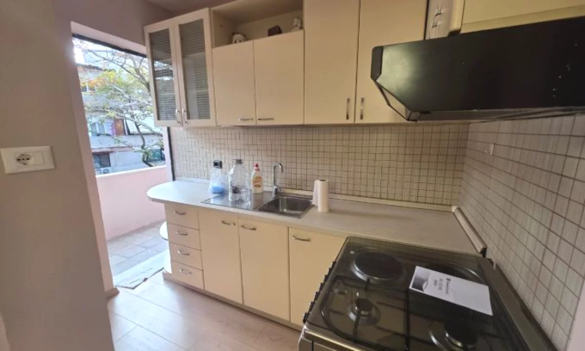 Appartamento in affitto a Tirana 1+1, Arredato