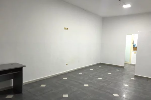 Ambient biznesi me qera 3+1 ne Tirane - 400 Euro