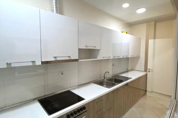 Shtepi me qera 1+1 ne Tirane - 400 Euro