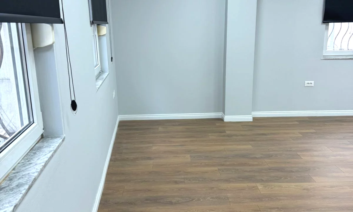 Jepet ambient biznesi me qira , tek Toptani , prane Akullore Aroma , Qender , Sheshi Skenderbej .