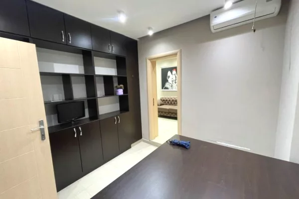 Ambient biznesi me qera 3+1 ne Tirane - 550 Euro