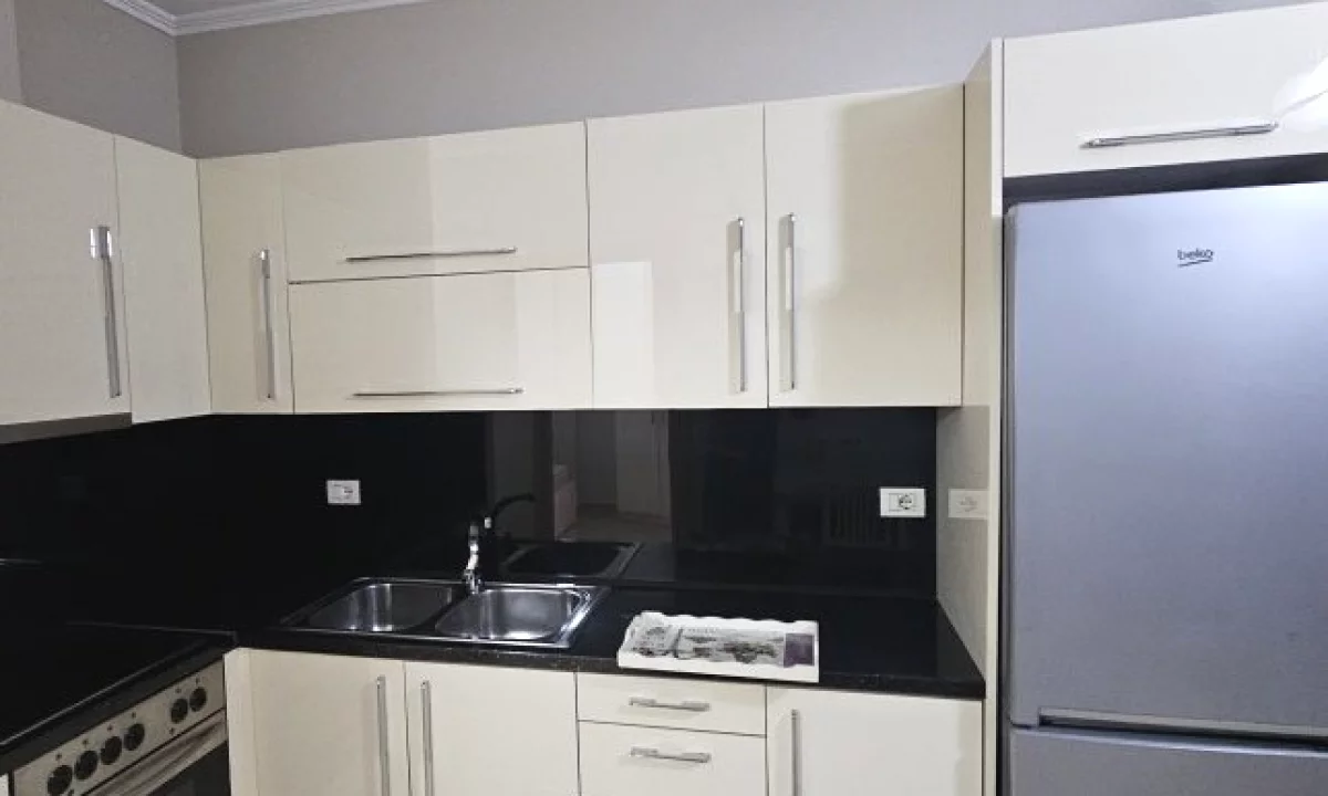 Appartamento in affitto a Tirana 1+1, Arredato