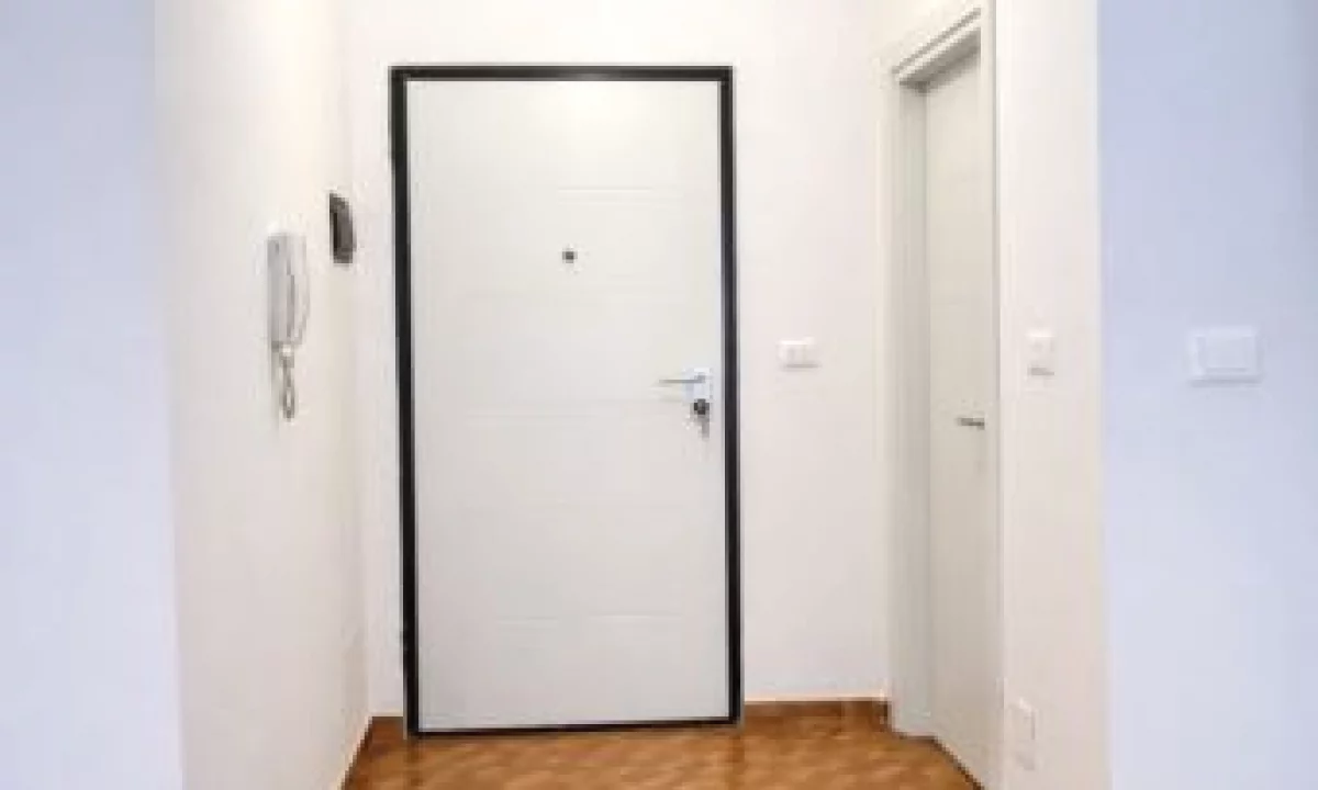 Appartamento in affitto a Tirana 1+1, SemiArredato