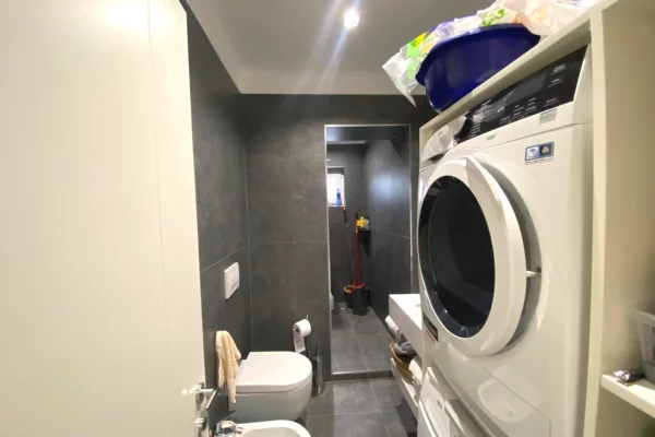 Shitet Apartament 1+1 tek Vasil Shanto , Rruga Rruga Preng Bib Doda , Komuna e Parisit .