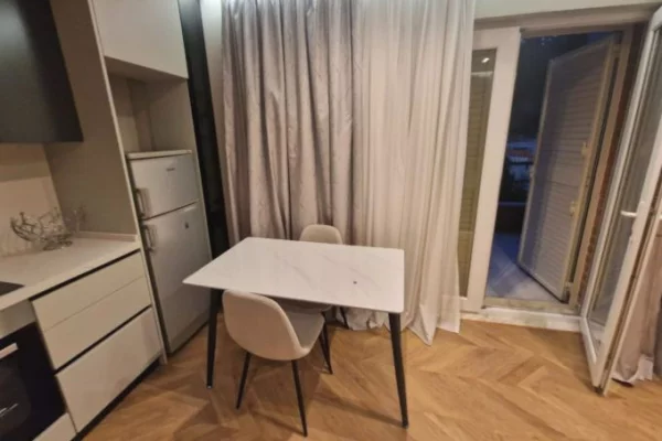Shitet Apartament 1+1 tek Rezidenca Kodra e Diellit 1 .
