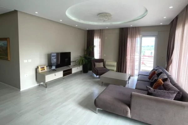 Casa in affitto 3+1 a Tirana - 1,400 Euro