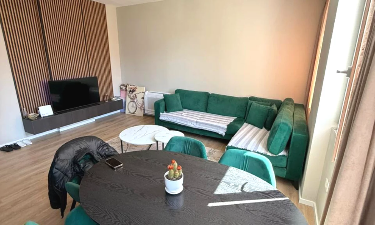 Shtepi ne shitje Apartament ne Tirane, 1+1, Mobilimi E mobiluar, Pagesa 90,000  Euro.