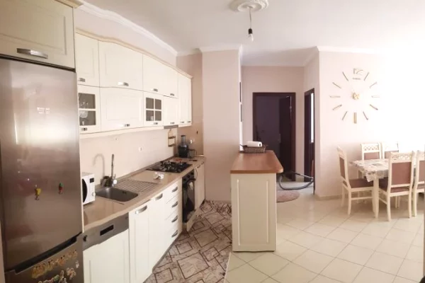 Jepet apartament 2+1 me qira , ne Yzberisht , prane Hotel 7777 , MISTO Mame , Pallatet Cabej , Kasha