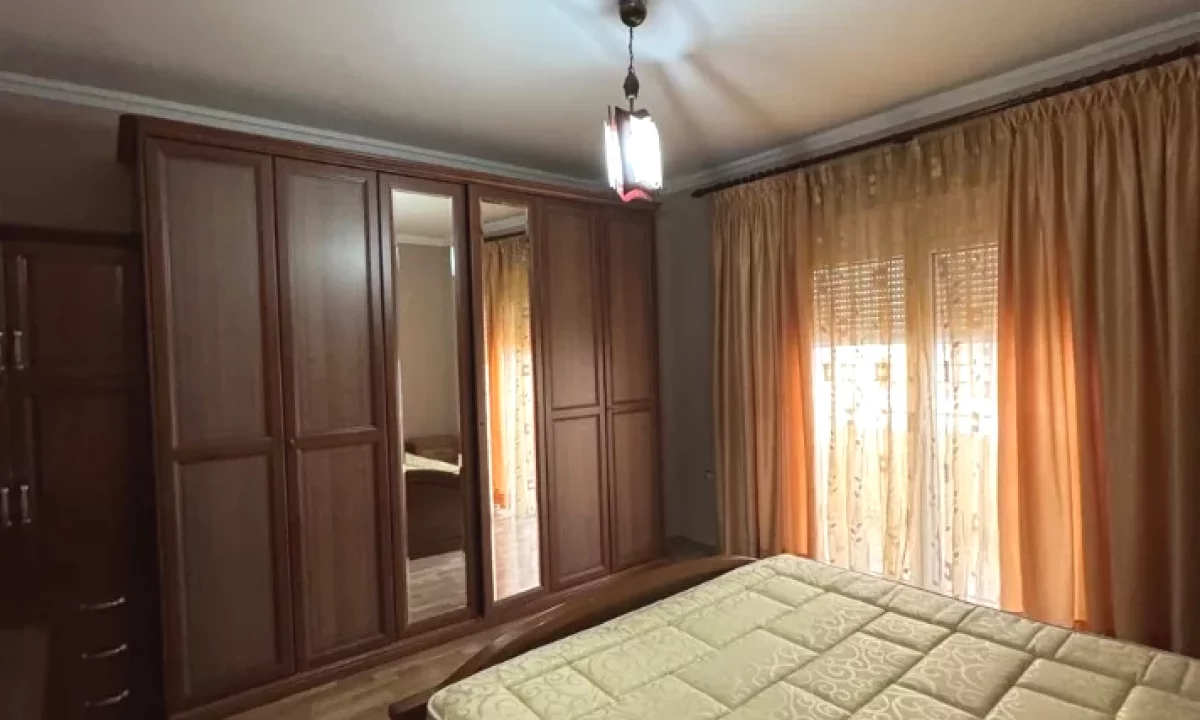 Shtepi me qera Apartament ne Tirane, 1+1, Mobilimi E mobiluar, Pagesa 600  Euro.