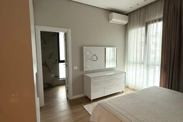 Shtepi me qera 2+1 ne Tirane - 1,300 Euro