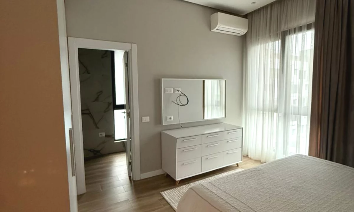 Shtepi me qera Apartament ne Tirane, 2+1, Mobilimi E mobiluar, Pagesa 1,300  Euro.