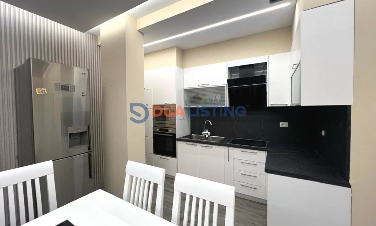 Shtepi me qera Apartament ne Tirane, 3+1, Mobilimi E mobiluar, Pagesa 900  Euro.