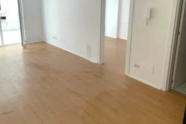 Ambient biznesi me qera 3+1 ne Tirane - 400 Euro