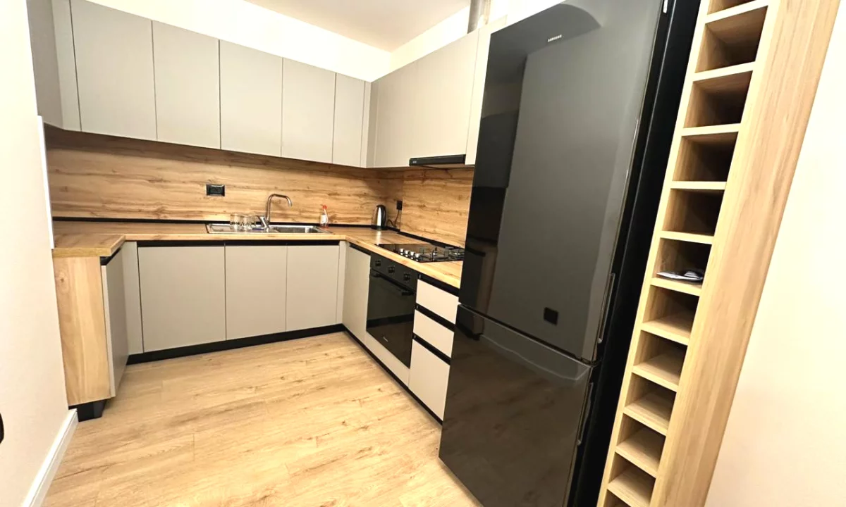 Shtepi me qera Apartament ne Tirane, 2+1, Mobilimi E mobiluar, Pagesa 1,200  Euro.