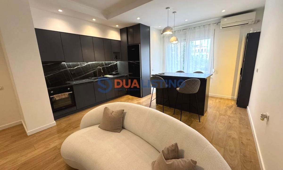 Shtepi me qera Apartament ne Tirane, 2+1, Mobilimi E mobiluar, Pagesa 700  Euro.