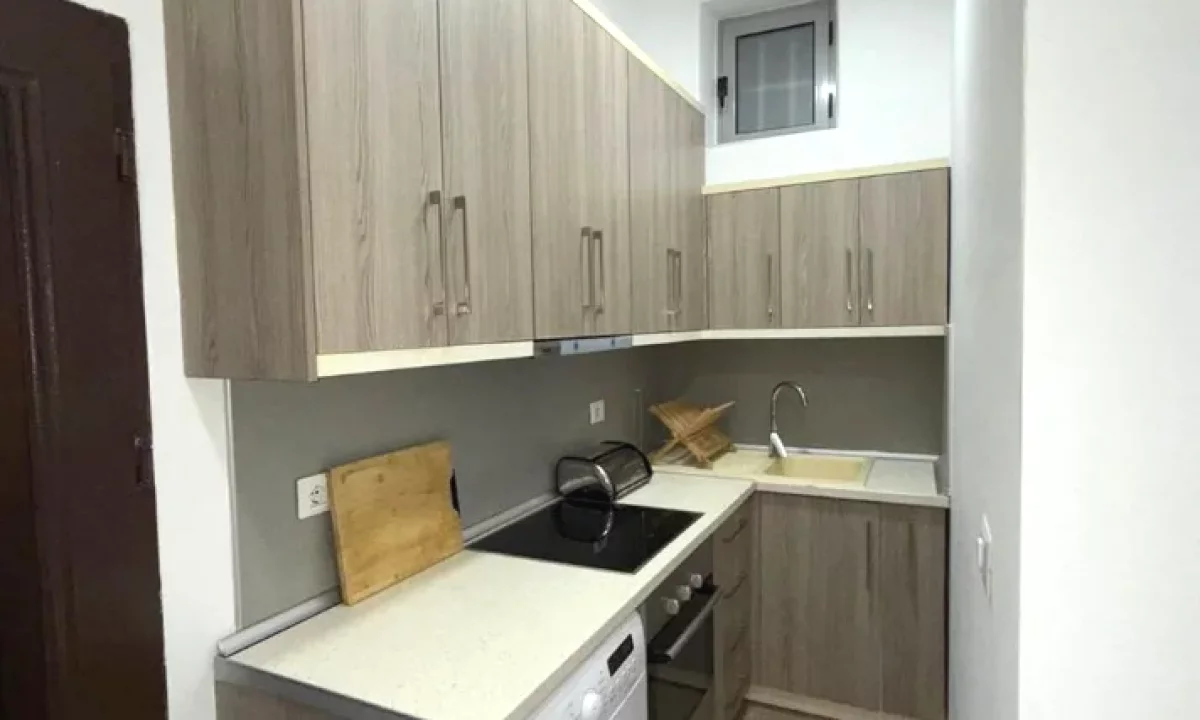 Shtepi me qera Apartament ne Tirane, 1+1, Mobilimi E mobiluar, Pagesa 600  Euro.