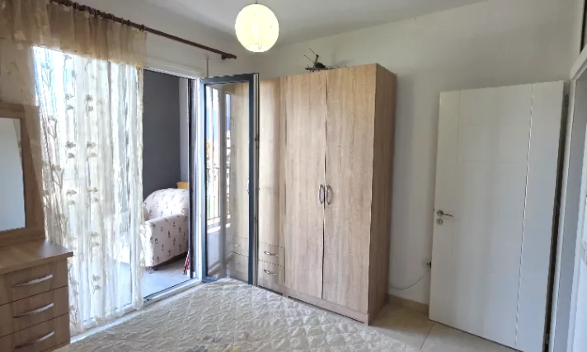 Shtepi me qera Apartament ne Tirane, 1+1, Mobilimi E mobiluar, Pagesa 450  Euro.