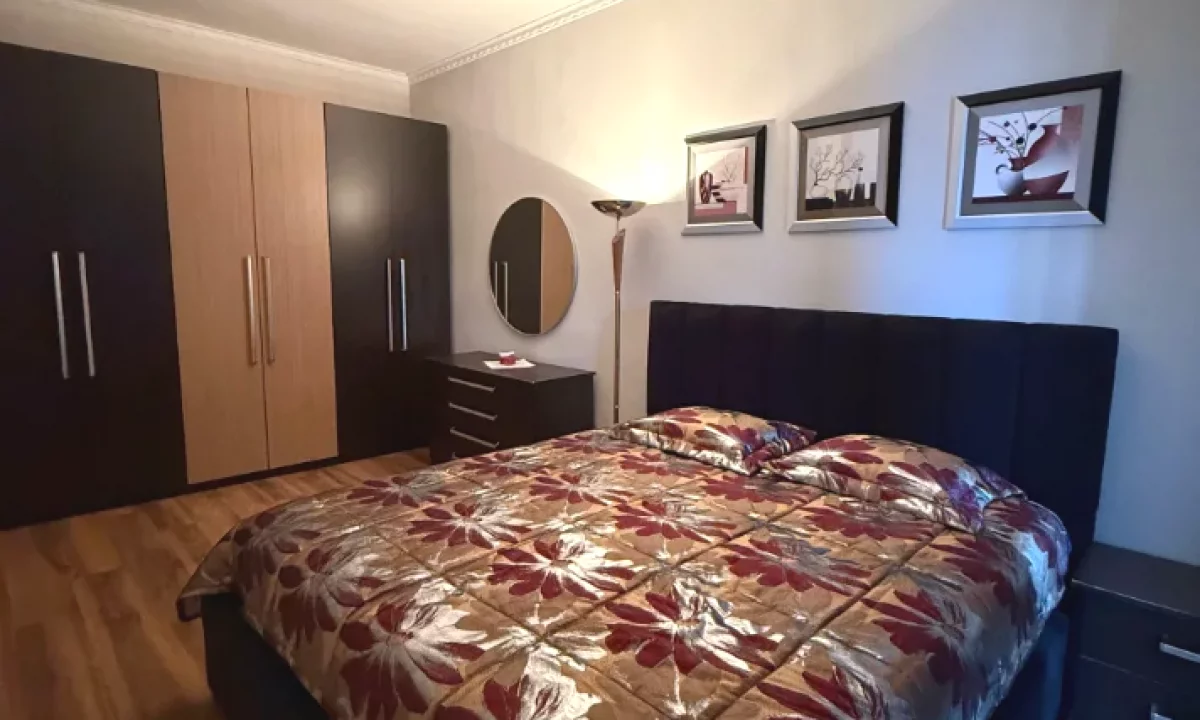 Shtepi me qera Apartament ne Tirane, 2+1, Mobilimi E mobiluar, Pagesa 650  Euro.