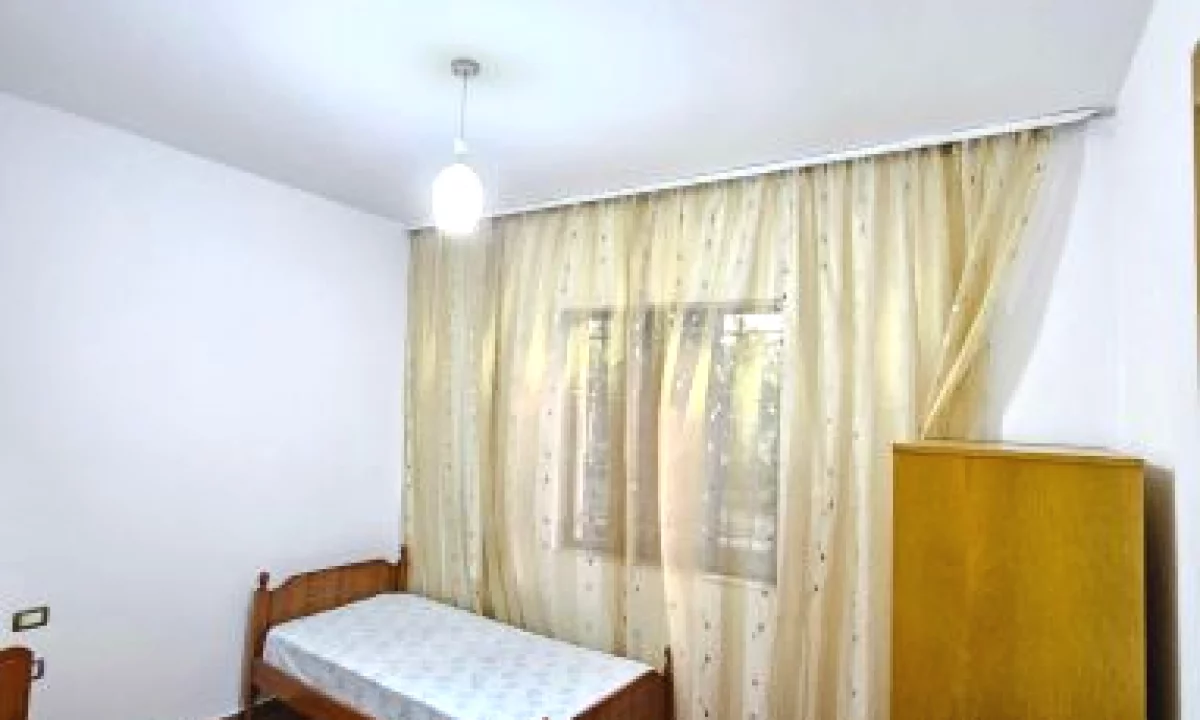 Shtepi me qera Apartament ne Tirane, 2+1, Mobilimi E mobiluar, Pagesa 430  Euro.