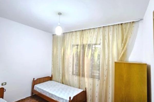 Shtepi me qera 2+1 ne Tirane - 430 Euro