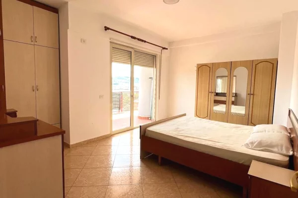 Shtepi me qera 2+1 ne Tirane - 650 Euro