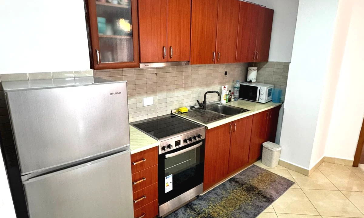 Shtepi me qera Apartament ne Tirane, 2+1, Mobilimi E mobiluar, Pagesa 650  Euro.