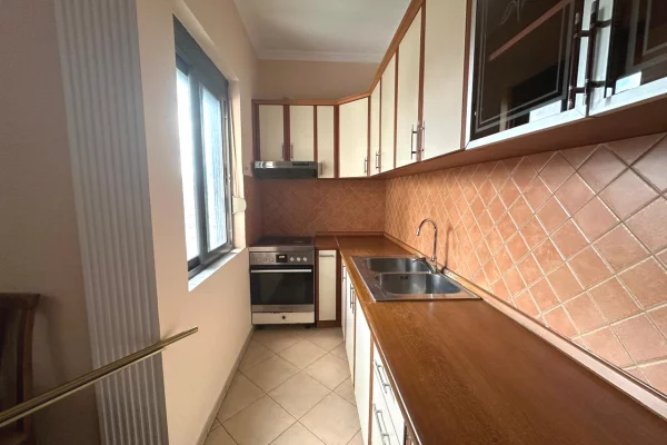Shtepi me qera 2+1 ne Tirane - 500 Euro