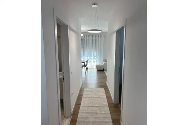 Shtepi me qera 2+1 ne Tirane - 700 Euro
