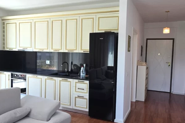 Shtepi me qera 2+1 ne Tirane - 900 Euro