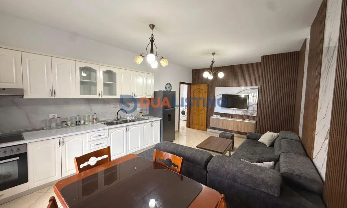 Shtepi me qera Apartament ne Tirane, 2+1, Mobilimi E mobiluar, Pagesa 650  Euro.