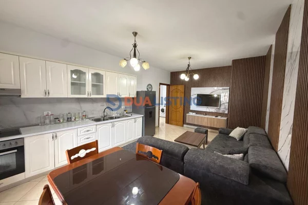 Shtepi me qera 2+1 ne Tirane - 650 Euro