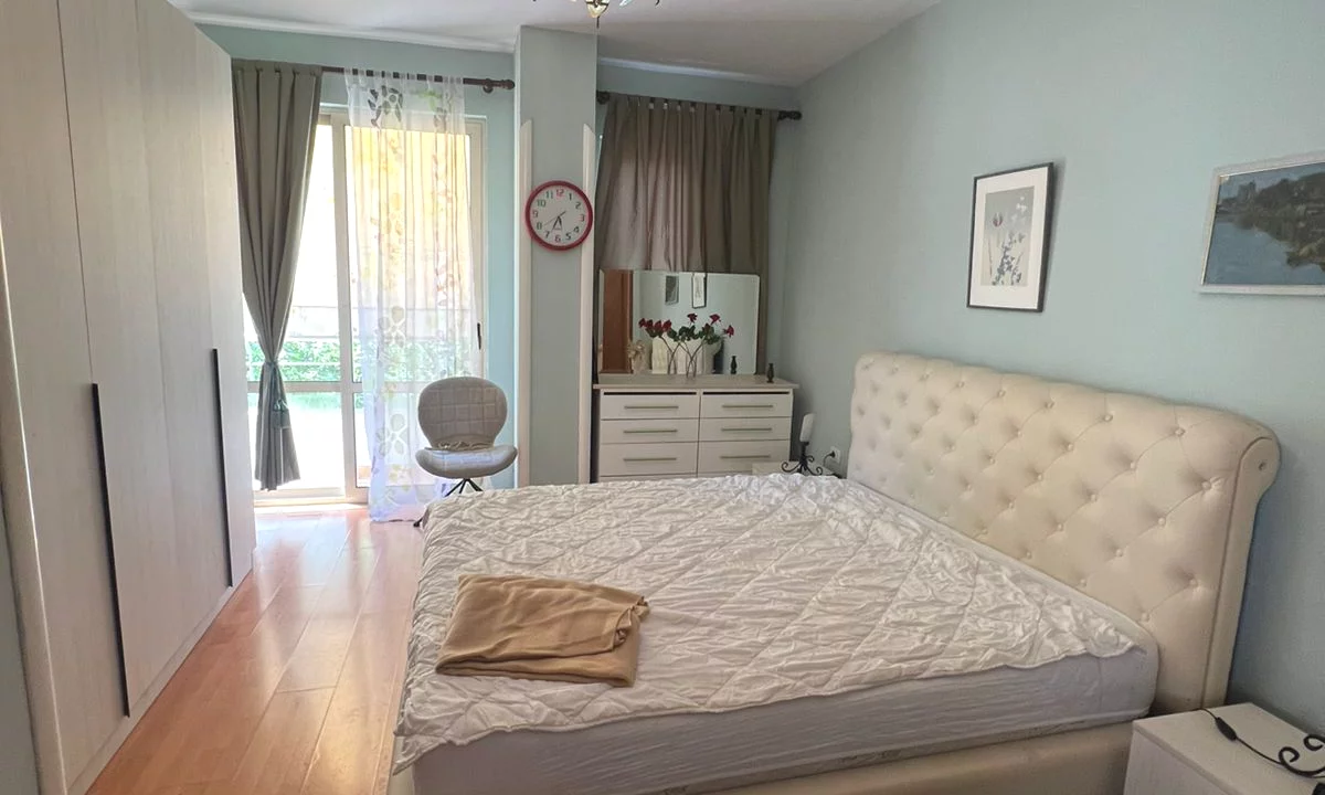 Shtepi me qera Apartament ne Tirane, 2+1, Mobilimi E mobiluar, Pagesa 600  Euro.
