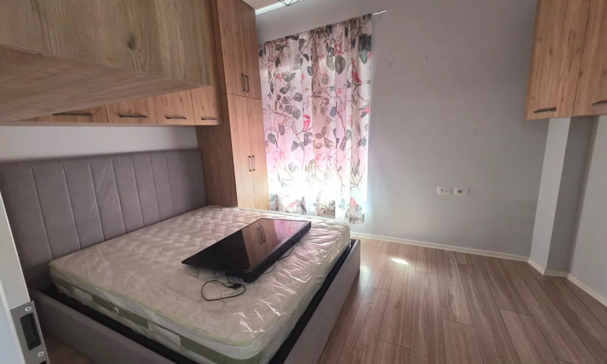 Shtepi me qera Apartament ne Tirane, 1+1, Mobilimi E mobiluar, Pagesa 450  Euro.