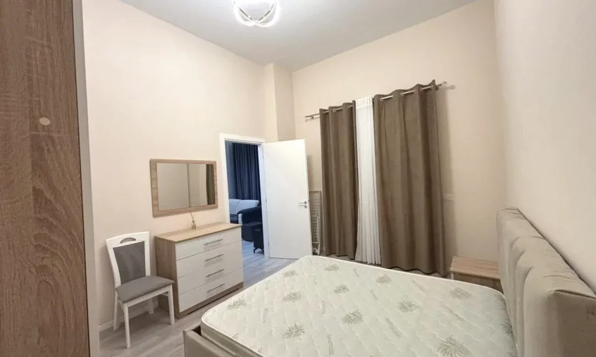 Shtepi me qera Apartament ne Tirane, 1+1, Mobilimi E mobiluar, Pagesa 550  Euro.